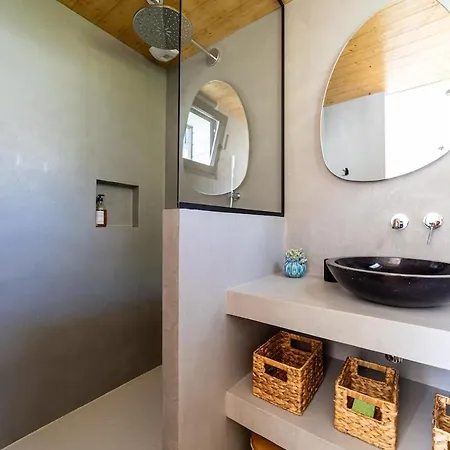 度假居 Small House With Swimming Pool And Jacuzzi 比亚里茨